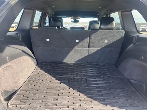 Used 2019 Jeep Grand Cherokee Limited image 33