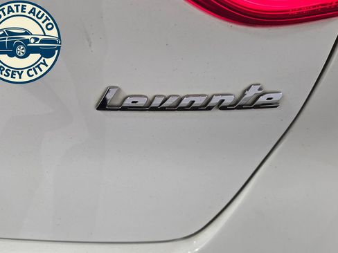 Used 2019 Maserati Levante GranLusso AWD/4WD image 37