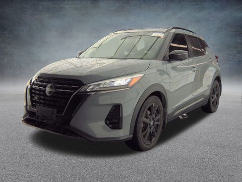 Used 2023 Nissan Kicks SR image 19