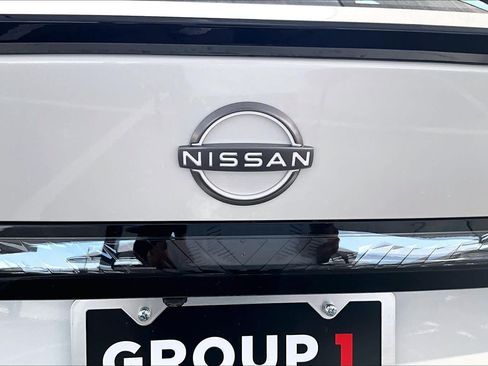 New 2026 Nissan Sentra SR w/ SR Premium Package FWD image 15