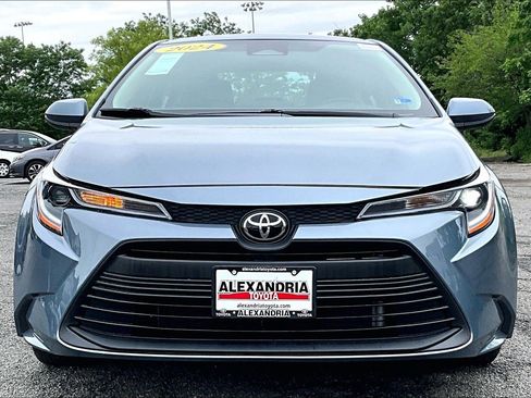 Used 2024 Toyota Corolla LE FWD image 3