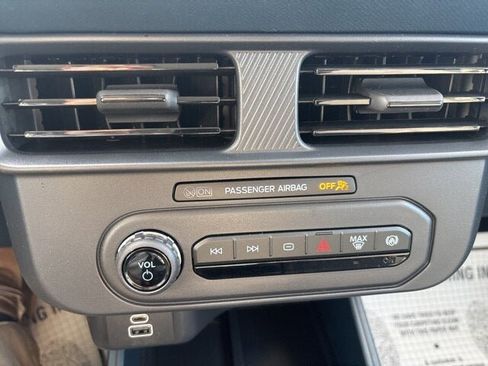 New 2026 Ford Maverick XL image 17