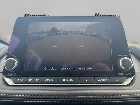 Used 2023 Nissan Rogue S image 31