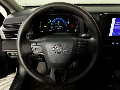Certified 2025 Toyota Camry LE FWD image 9