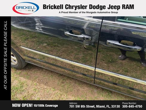 Used 2016 Chrysler Town & Country Touring FWD image 6
