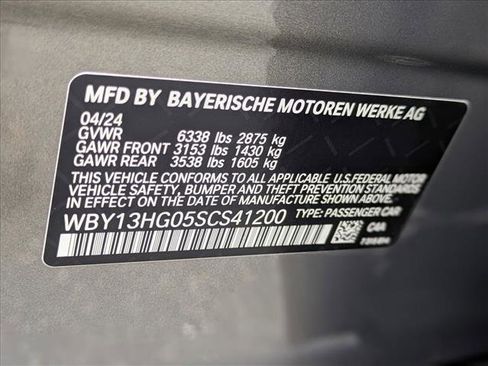 Used 2025 BMW i5 xDrive40 w/ Premium Package image 21