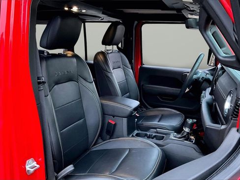 Used 2023 Jeep Wrangler Unlimited Sahara w/ Cold Weather Group image 22