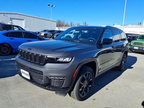 New 2025 Jeep Grand Cherokee L Limited image 8