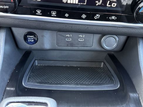 Used 2025 Nissan Rogue SV AWD/4WD image 26