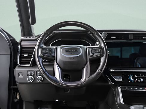 Used 2025 GMC Sierra 2500 Denali Ultimate AWD/4WD image 17