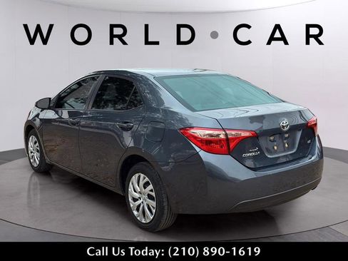 Used 2018 Toyota Corolla LE image 3