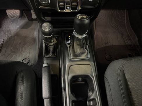 Used 2021 Jeep Wrangler Unlimited Sport AWD/4WD image 18