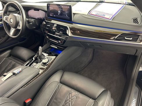 Used 2022 BMW M550i xDrive image 42