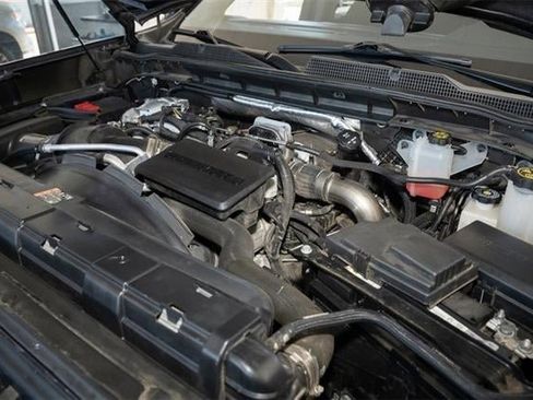 Used 2024 Chevrolet Silverado 3500 LT image 21