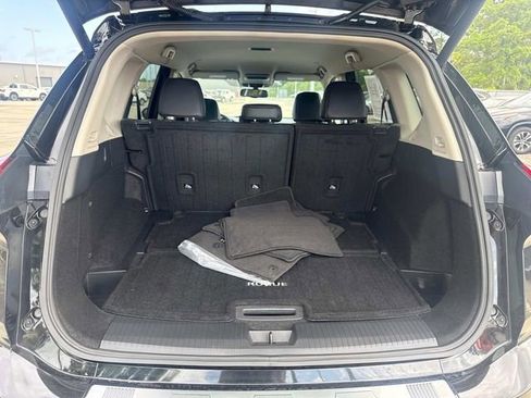 Used 2024 Nissan Rogue SL FWD image 12
