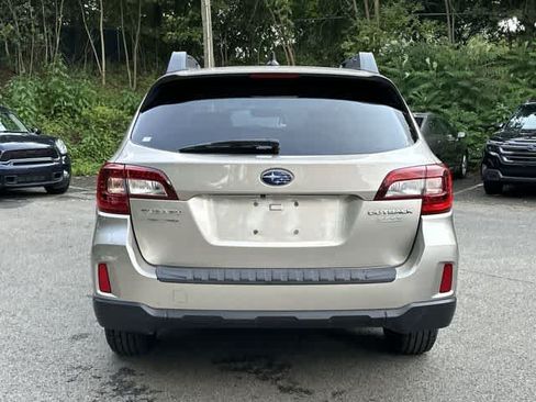 Used 2017 Subaru Outback 2.5i Premium AWD/4WD image 4