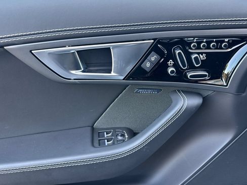 Used 2017 Jaguar F-TYPE S British Design Edition RWD image 11
