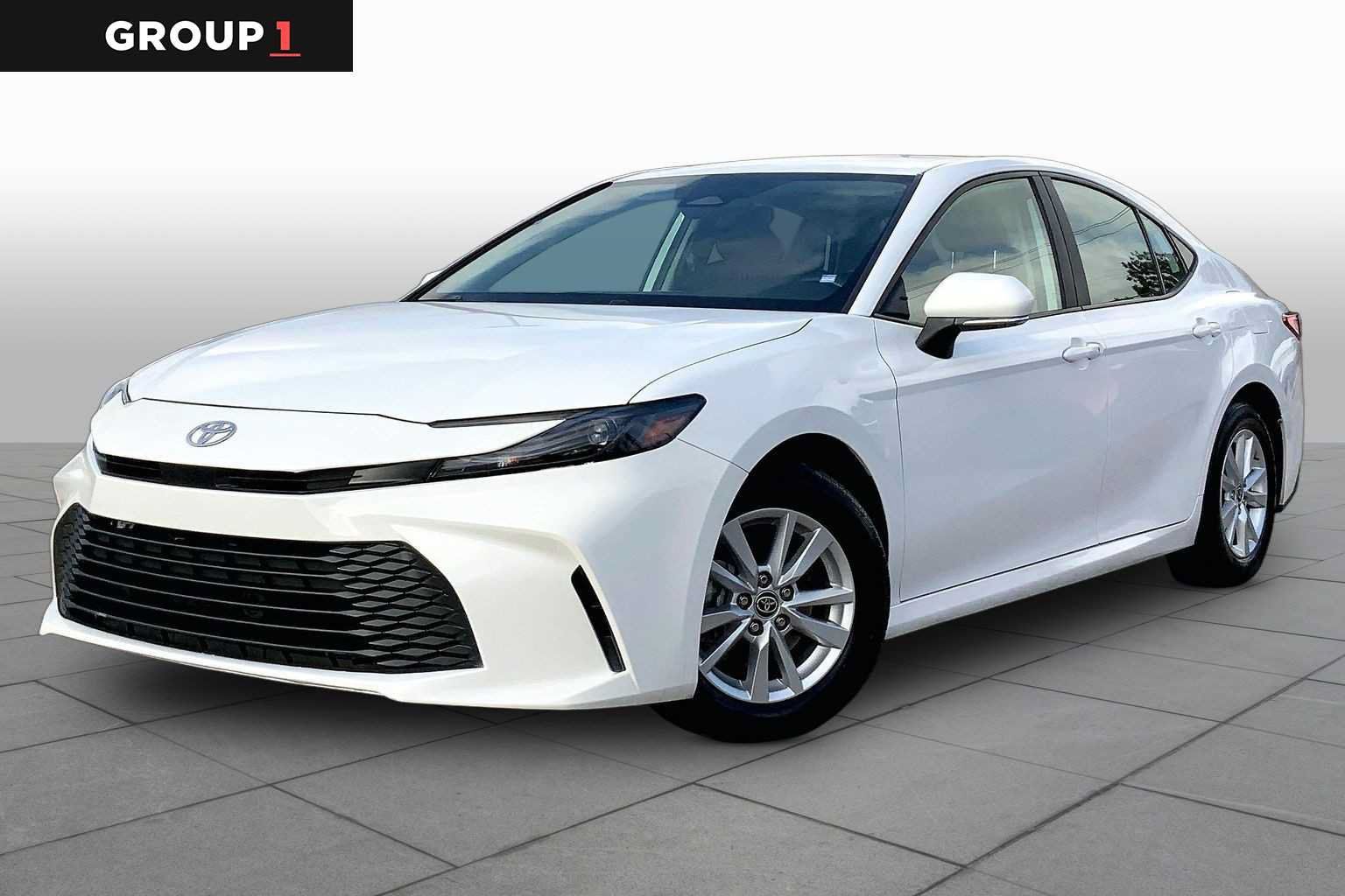 Used 2025 Toyota Camry LE FWD image 1