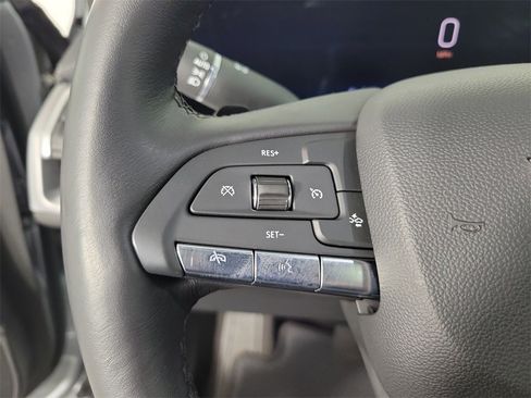 Certified 2025 Cadillac XT4 Premium Luxury image 21