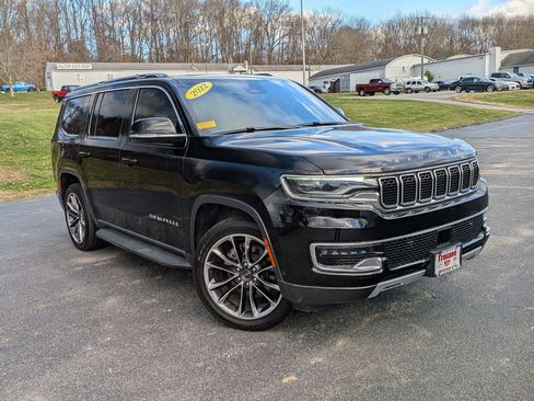 Used 2022 Jeep Wagoneer Series II w/ Premium Group I image 2