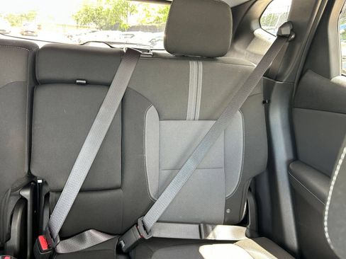Used 2025 Chevrolet Blazer LT FWD image 32