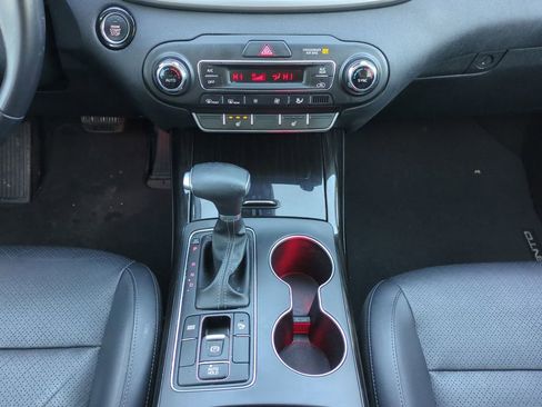 Used 2020 Kia Sorento EX image 19