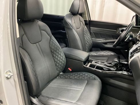Used 2023 Kia Sorento SX Prestige image 8