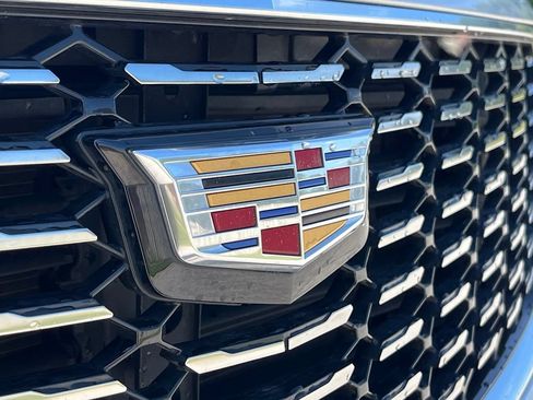 Used 2019 Cadillac XT4 Premium Luxury w/ Cold Weather Package AWD/4WD image 11
