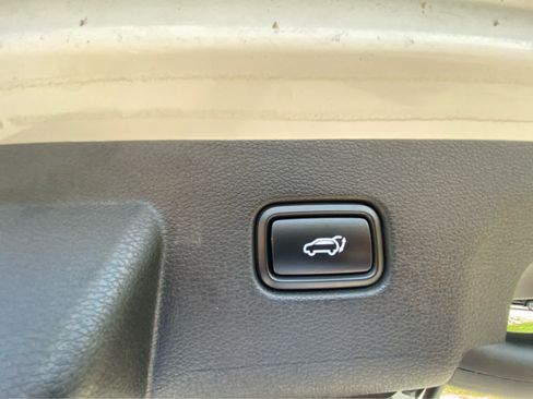 Used 2025 Kia Sportage X-Line w/ Premium Package AWD/4WD image 9