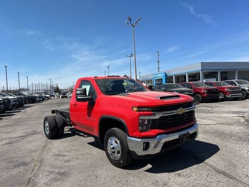 New 2026 Chevrolet Silverado 3500 LT w/ Convenience Package AWD/4WD image 1