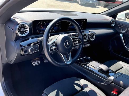 Used 2023 Mercedes-Benz CLA 250 4MATIC image 32