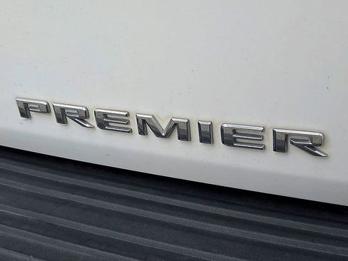Used 2022 Chevrolet Suburban Premier image 11