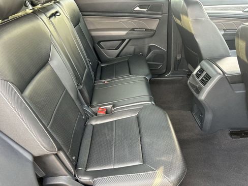 Certified 2022 Volkswagen Atlas Cross Sport SE image 9