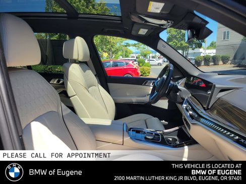 Used 2024 BMW X5 xDrive40i w/ M Sport Package AWD/4WD image 11