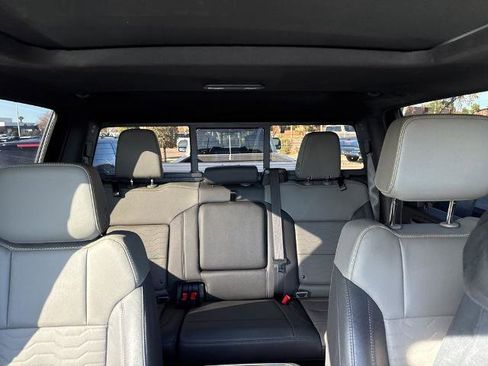 Used 2025 Chevrolet Silverado 2500 ZR2 w/ Technology Package image 10