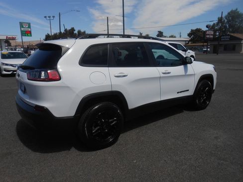 Used 2020 Jeep Cherokee Latitude Plus AWD/4WD image 9