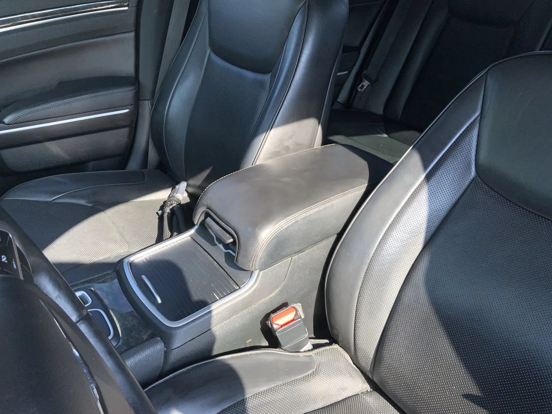 Used 2019 Chrysler 300 Limited RWD image 22