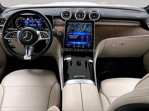 Used 2023 Mercedes-Benz GLC 300 4MATIC image 16