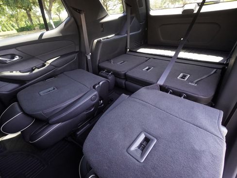 Used 2023 Chevrolet Traverse Premier w/ Redline Edition FWD image 26