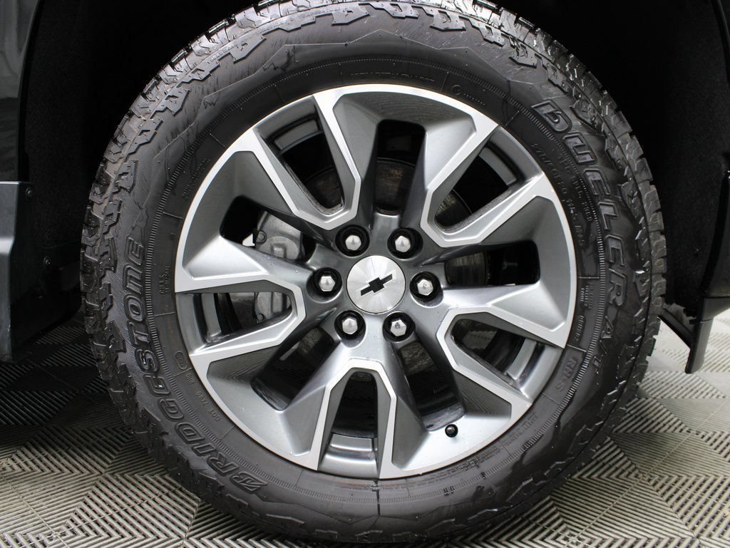 Used 2025 Chevrolet Silverado 1500 RST AWD/4WD image 8
