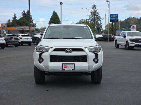 Certified 2024 Toyota 4Runner SR5 image 3