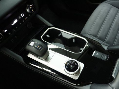 New 2026 Mitsubishi Outlander SE FWD image 14