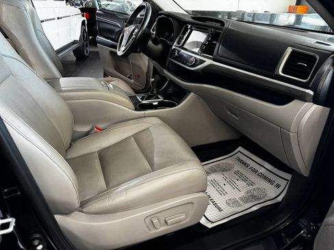 Used 2019 Toyota Highlander Limited Platinum w/ Protection Package #3 AWD/4WD image 12