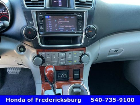 Used 2013 Toyota Highlander Limited FWD image 39