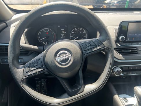 Used 2024 Nissan Altima 2.5 S FWD image 28