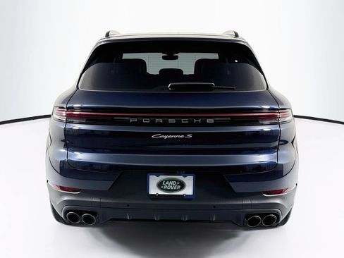 Used 2024 Porsche Cayenne S AWD/4WD image 6