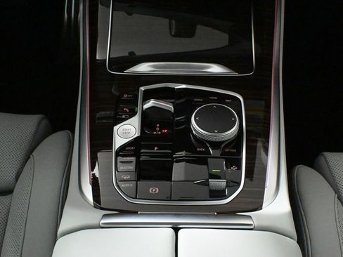 Used 2026 BMW X5 xDrive50e w/ M Sport Package image 26