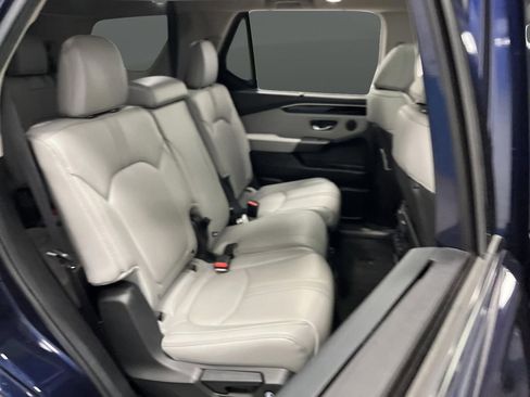 Used 2024 Honda Pilot Touring image 32