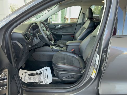 Certified 2022 Ford Escape SEL w/ SEL Stealth AWD Package image 12