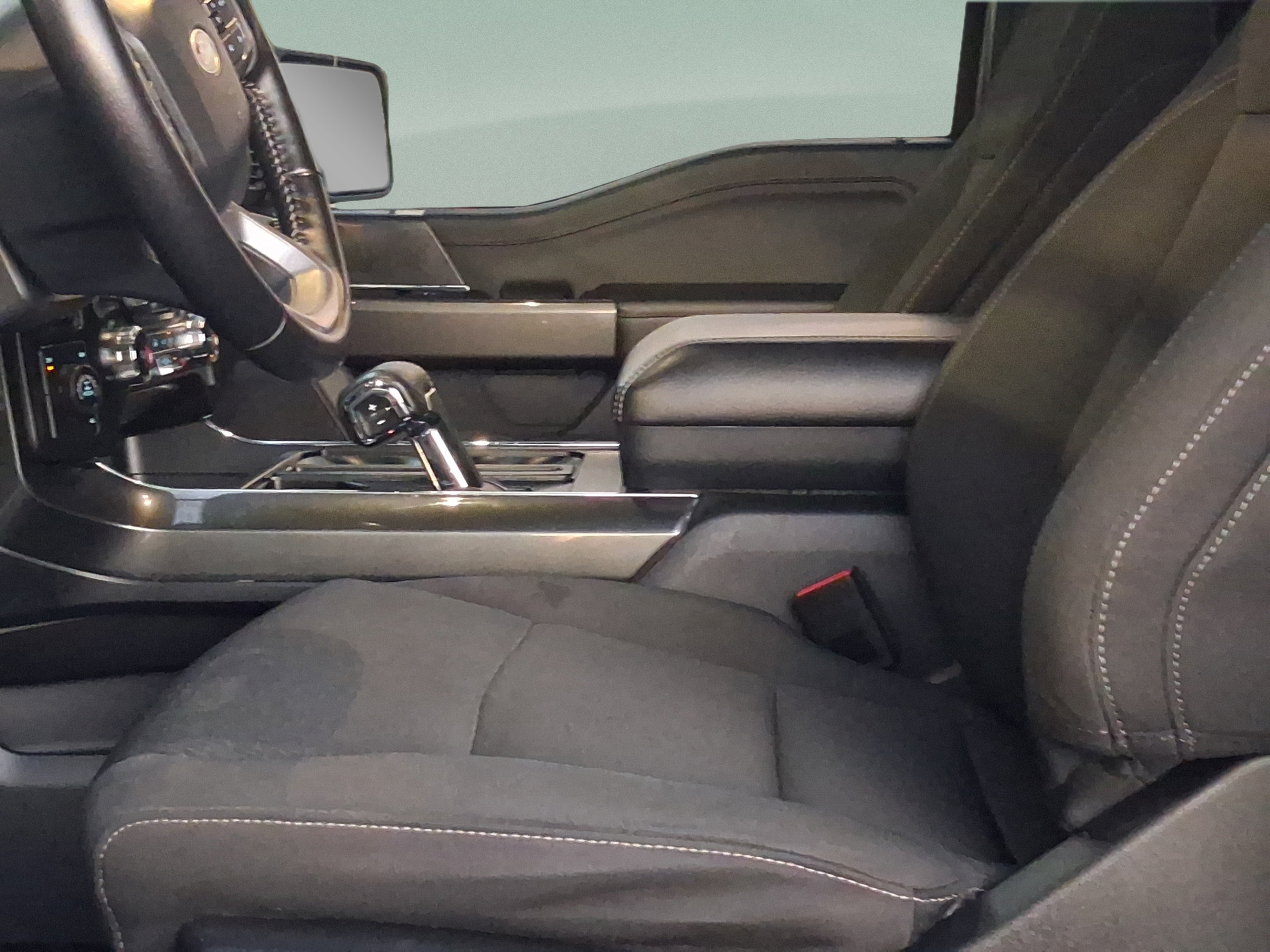 Used 2022 Ford F150 XLT w/ Equipment Group 302A High AWD/4WD image 11